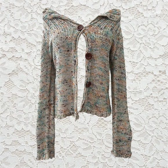 BCBGMaxAzria Sweaters - vintage bcbg fall knit sweater cardigan with cute wood buttons